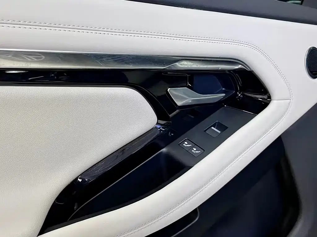 Land Rover Evoque 2024 — фото 14