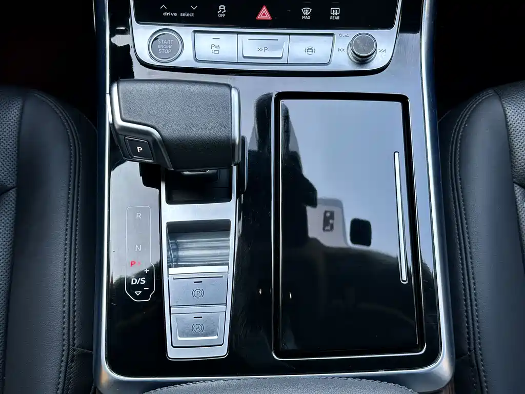 Audi Q7 2023 — фото 28