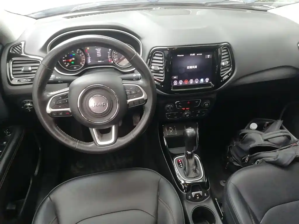 Jeep Compass 2020 — фото 10