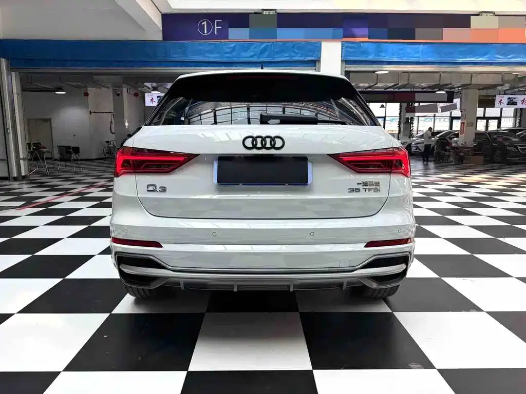 Audi Q3 2022 — фото 18