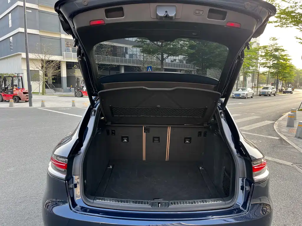 Porsche Macan 2020 — фото 17