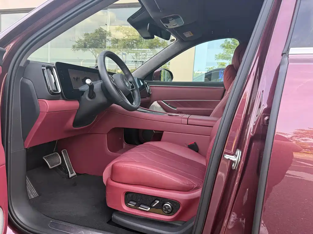 AITO M8 2025 — фото 6