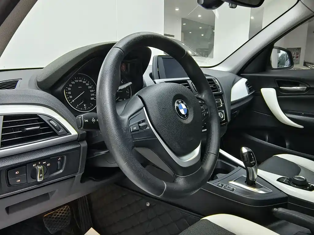 BMW 1 Series 2016 — фото 14
