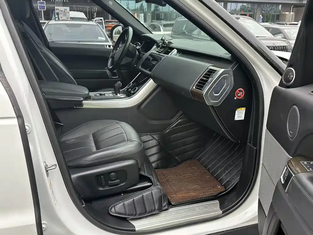 Land Rover Sport PHEV 2019 — фото 11