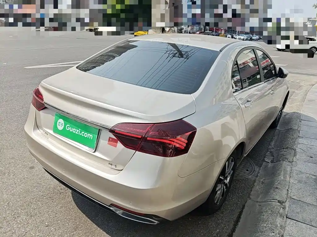 Geely Emgrand 2021
