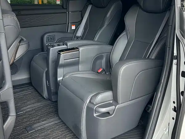 Toyota Alphard 2025