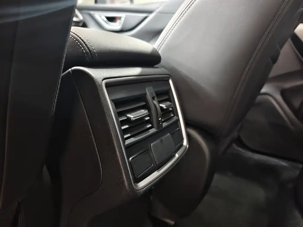 Subaru Forester 2022 — фото 14