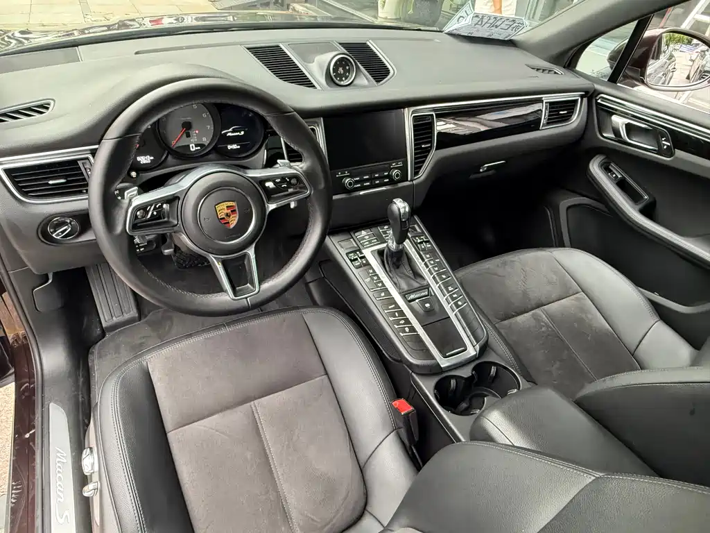 Porsche Macan 2018 — фото 15
