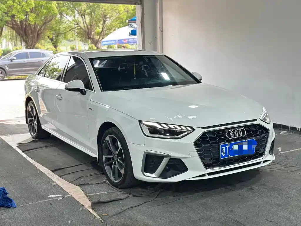 Audi A4L 2021