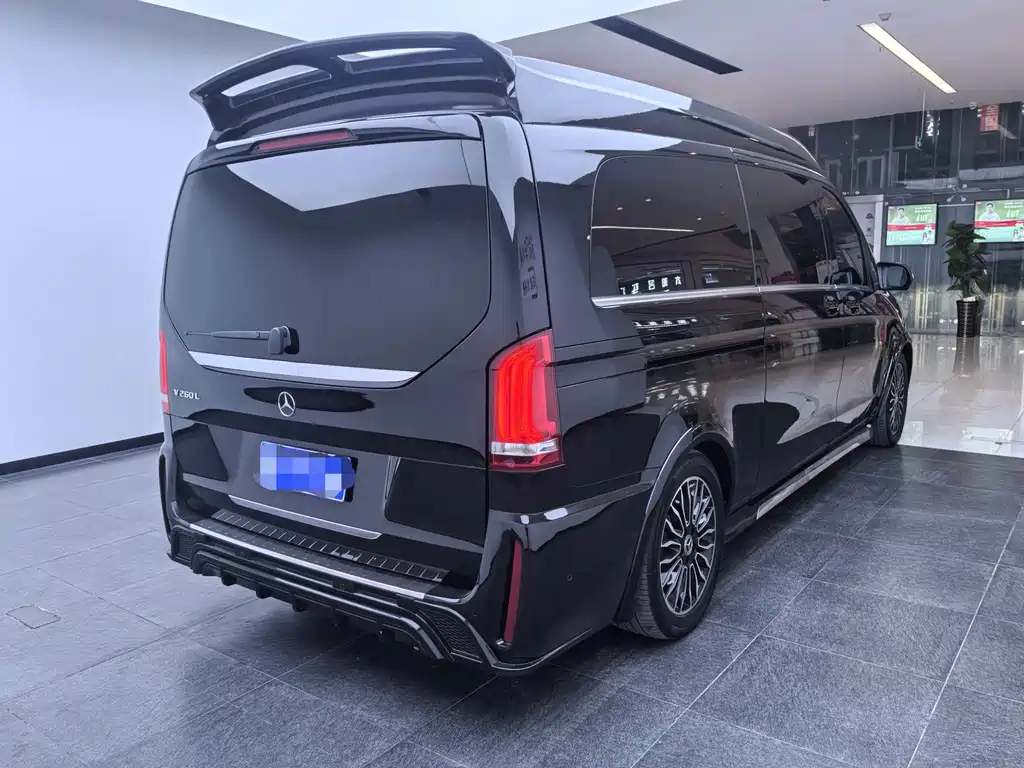 Mercedes-Benz V-Class 2020 — фото 8