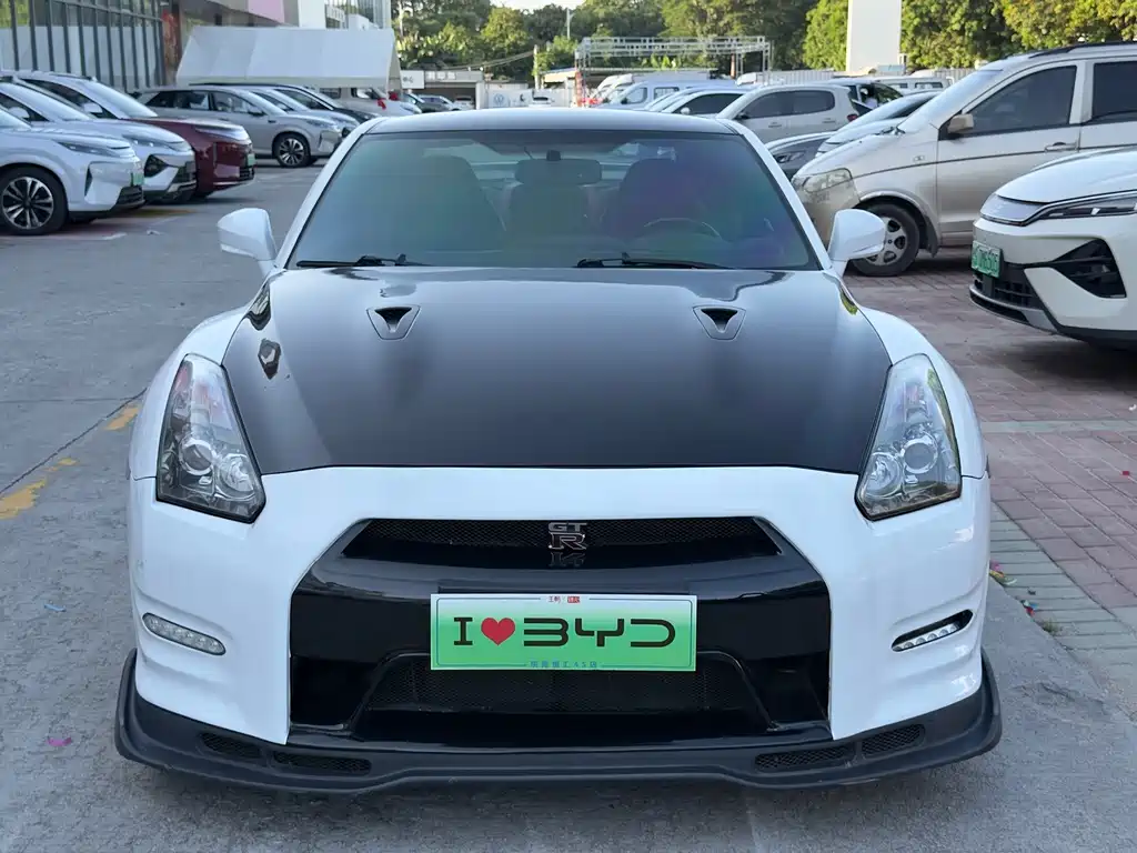 Nissan GT-R 2012 — фото 2