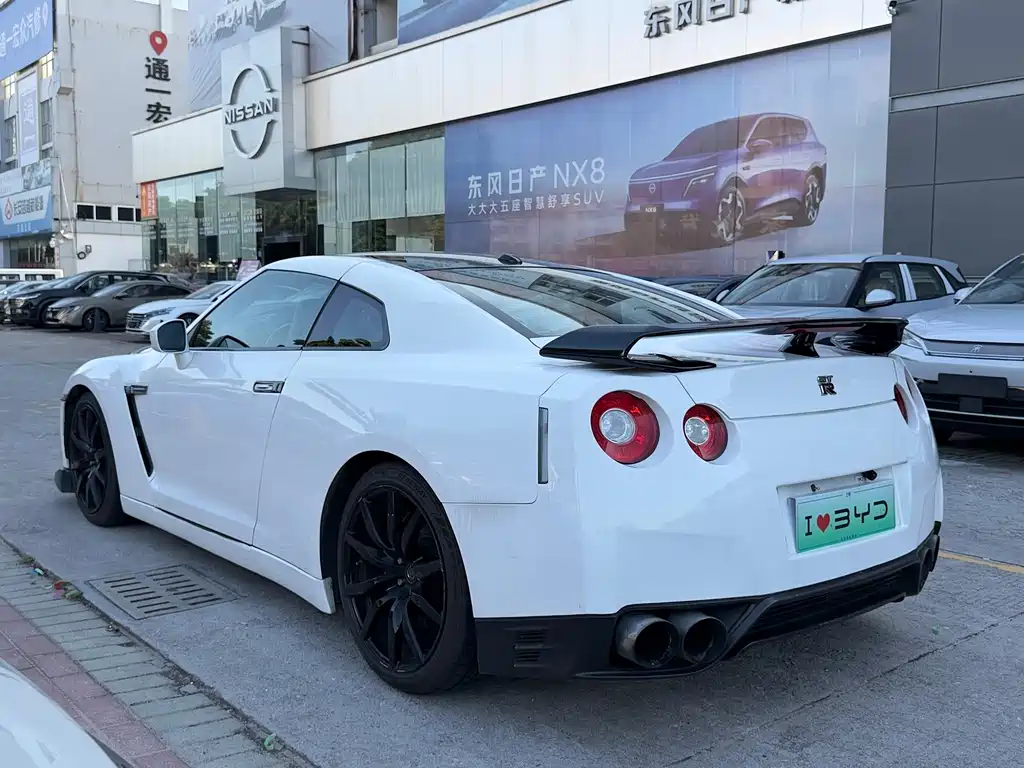 Nissan GT-R 2012 — фото 9