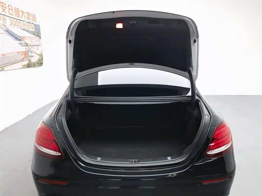 Mercedes-Benz E-Class 2018 — фото 16
