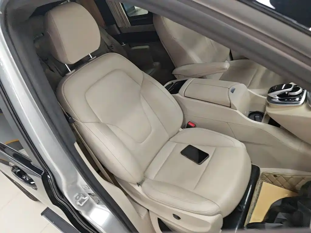 Mercedes-Benz V-Class 2017 — фото 25