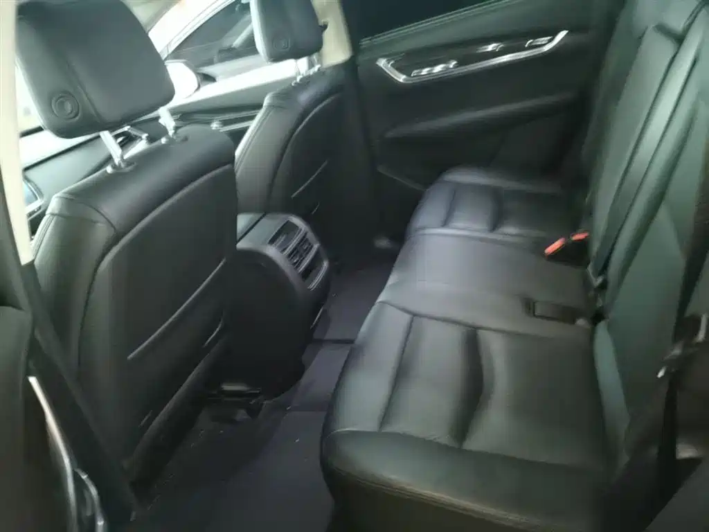 Cadillac XT5 2017 — фото 17