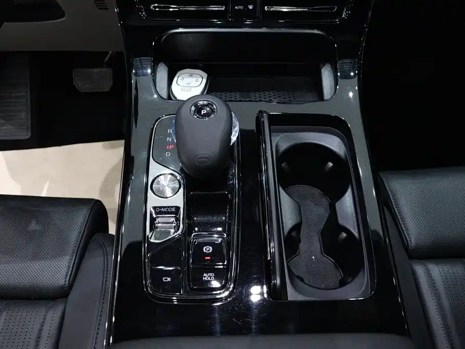GAC Motor Trumpchi M8 2024 — фото 16