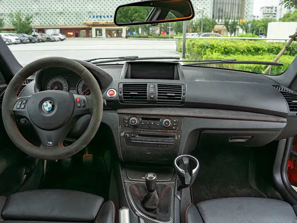 BMW 1 Series M 2012 — фото 16