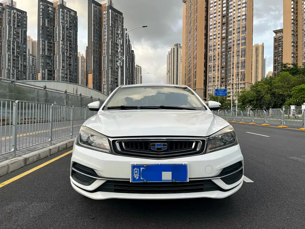 Geely Emgrand 2018 — фото 2