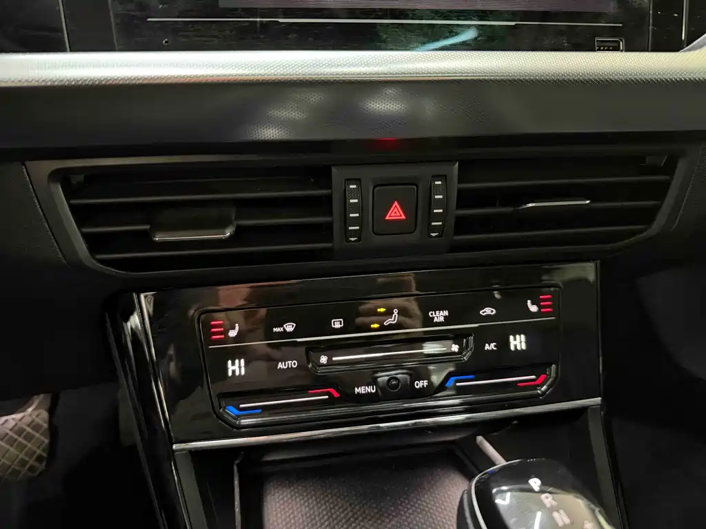 Volkswagen Passat 2023 — фото 11