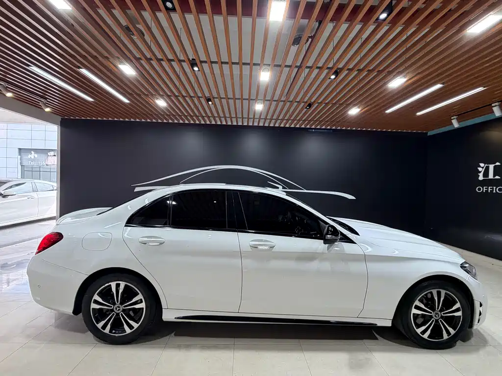 Mercedes-Benz C-Class 2019 — фото 5