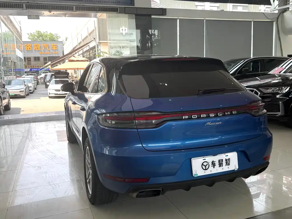 Porsche Macan 2019 — фото 17
