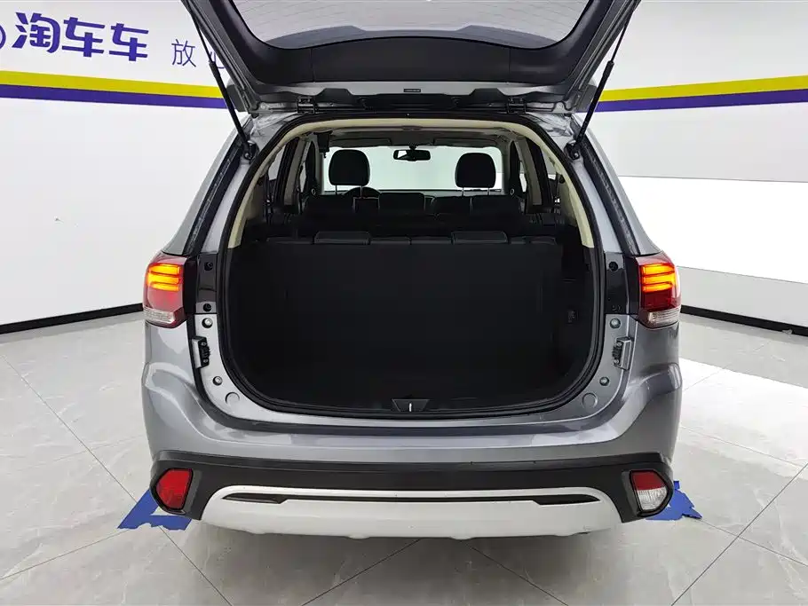 Mitsubishi Outlander 2020 — фото 4