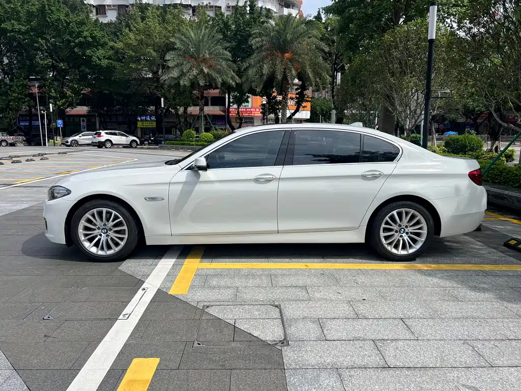 BMW 5 Series 2015 — фото 4