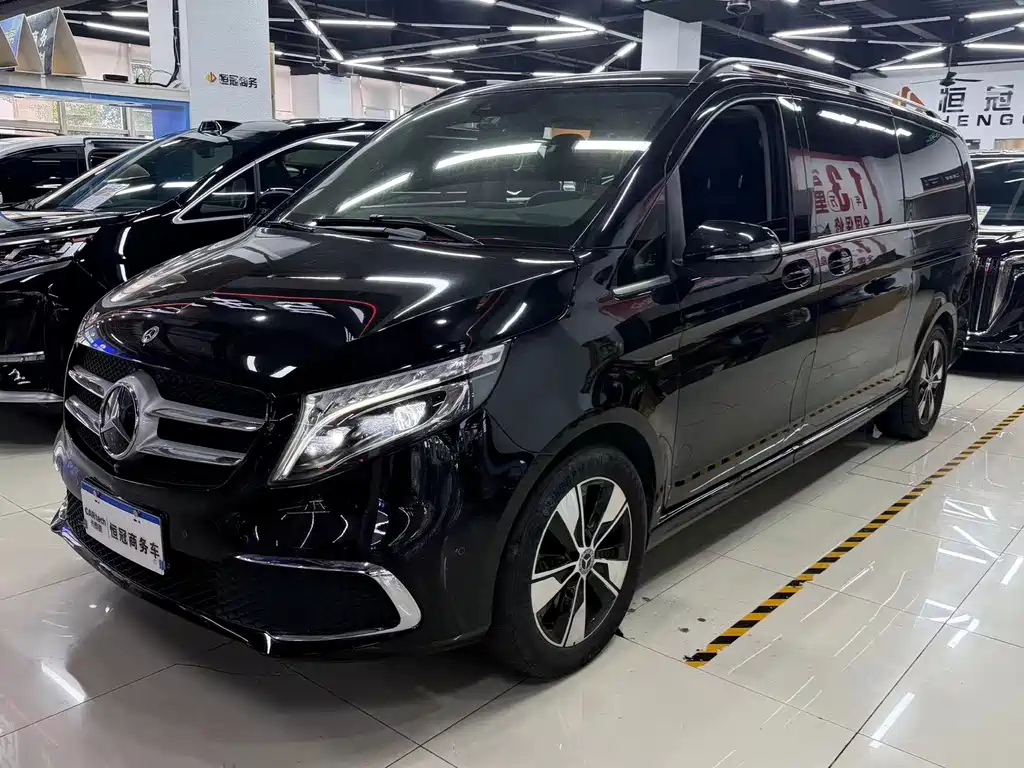Mercedes-Benz V-Class 2021 — фото 1