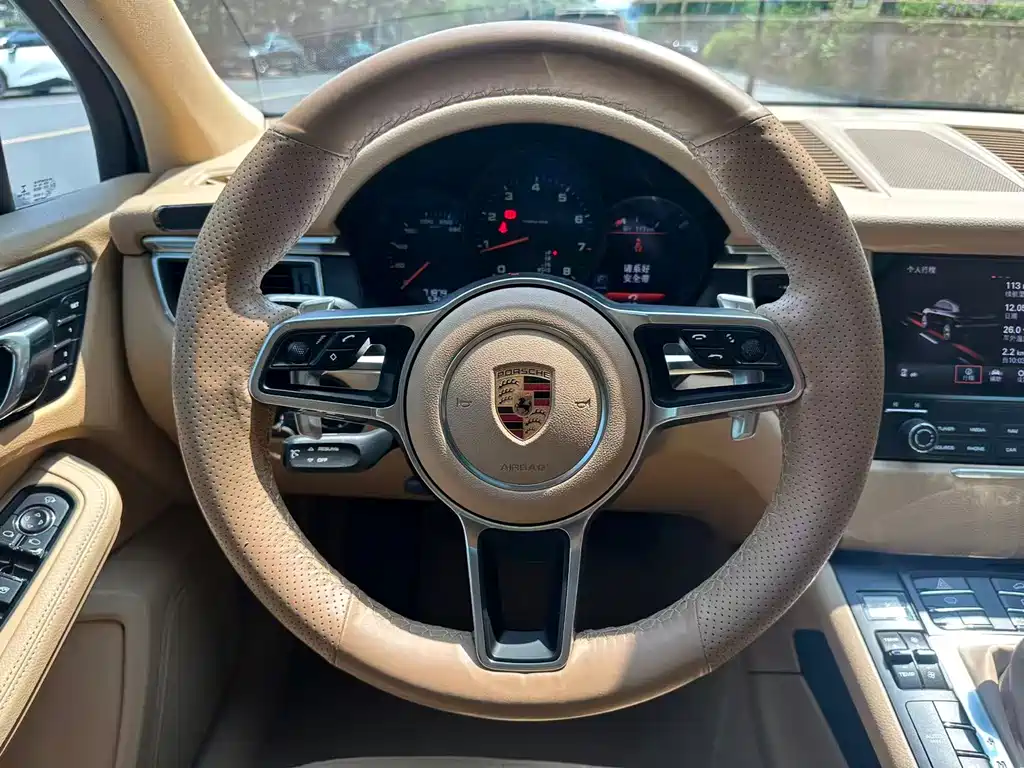 Porsche Macan 2016 — фото 21
