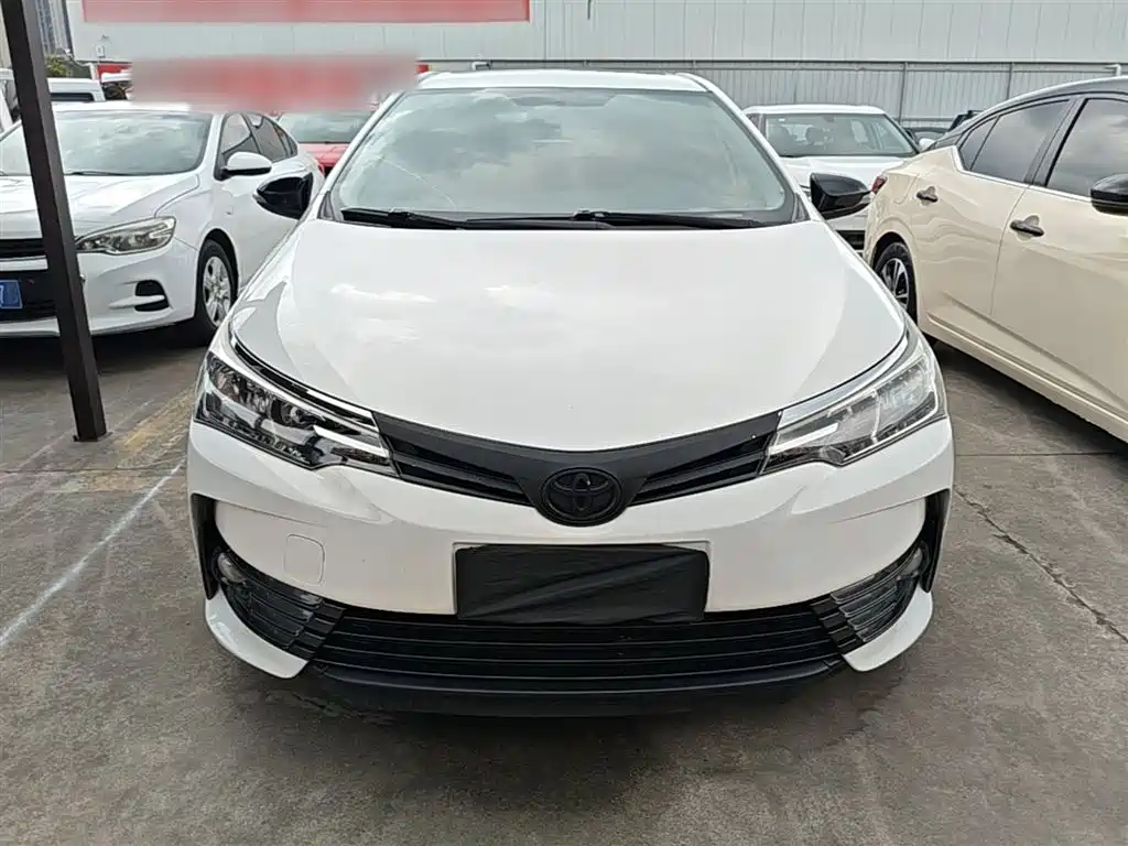 Toyota Corolla 2018 — фото 3