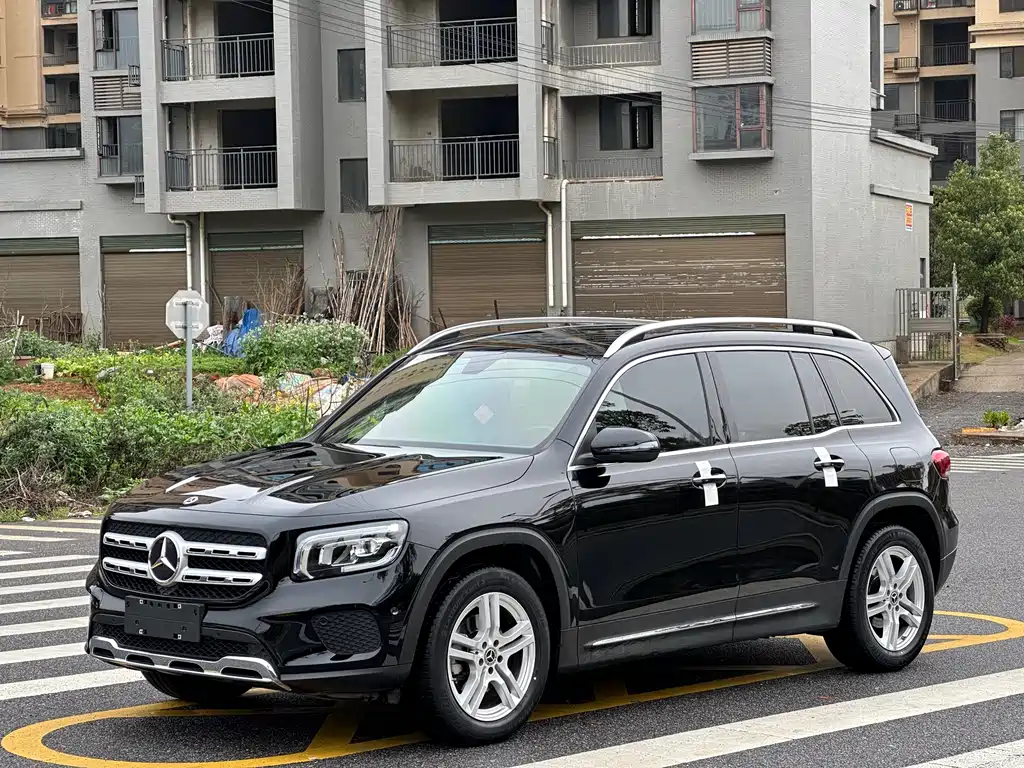 Mercedes-Benz GLB 2022 — фото 1