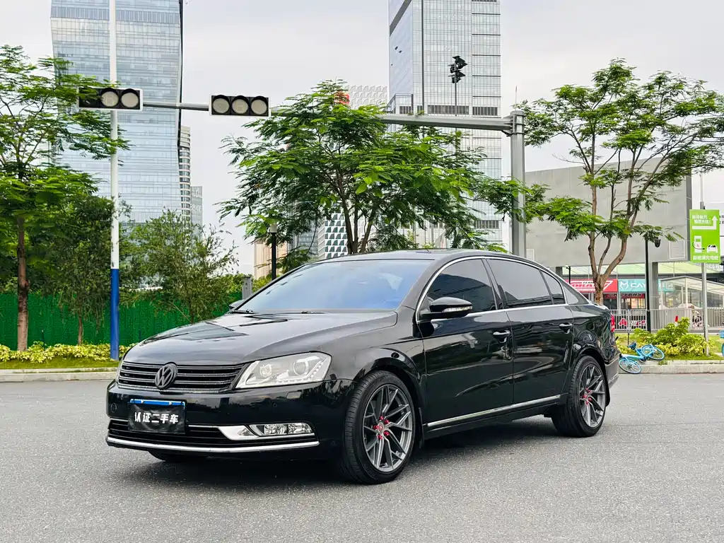 Volkswagen Magotan 2012
