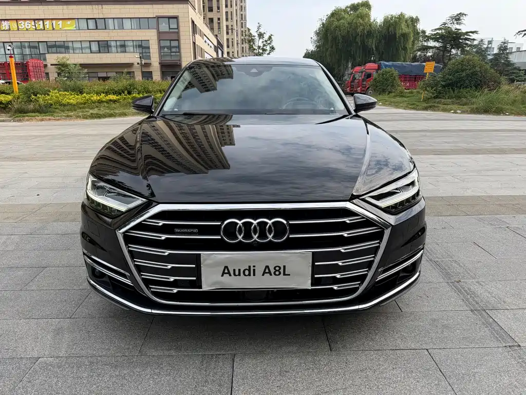 Audi A8 2019 — фото 2