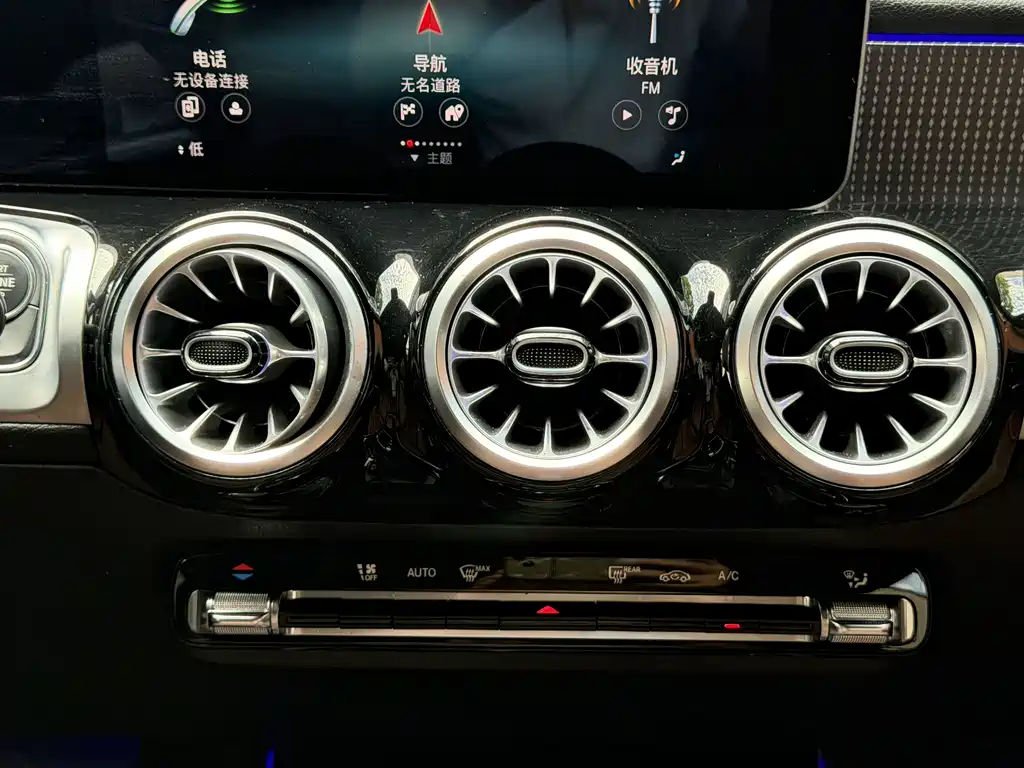 Mercedes-Benz GLB 2021 — фото 18