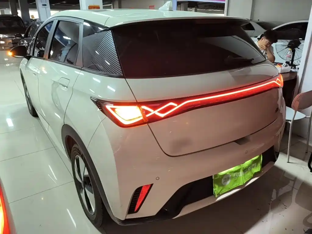 BYD Dolphin 2024