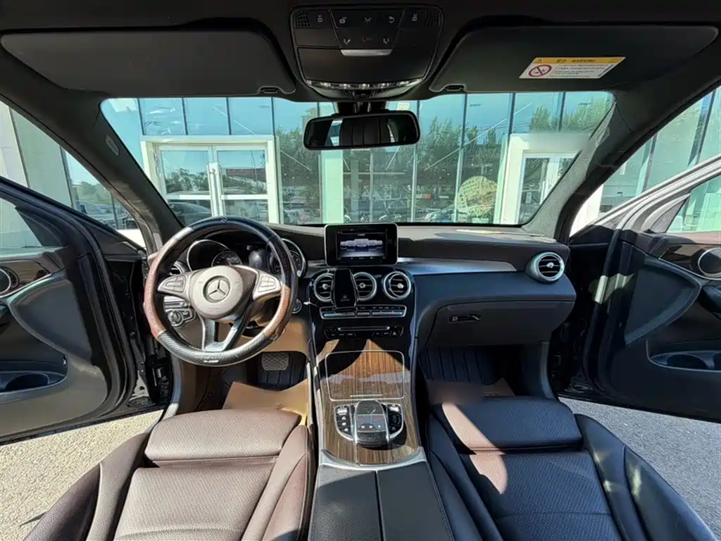 Mercedes-Benz GLC 2017 — фото 14