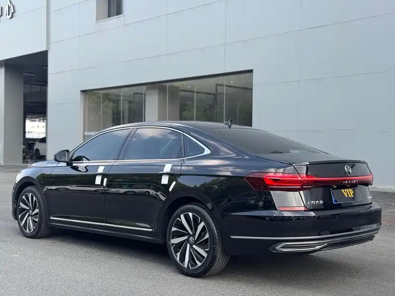 Volkswagen Passat 2023 — фото 10