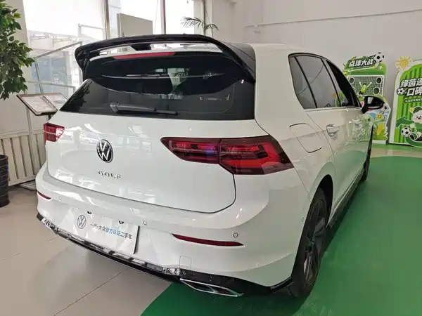 Volkswagen Golf 2024