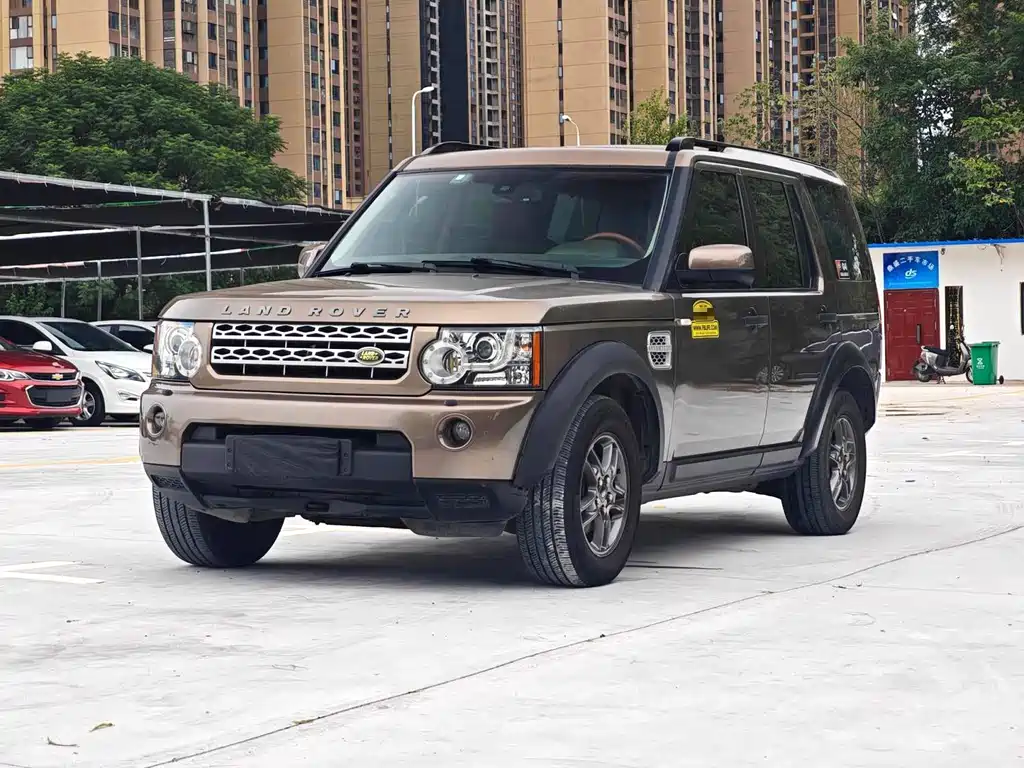Land Rover Discovery 2010 — фото 1