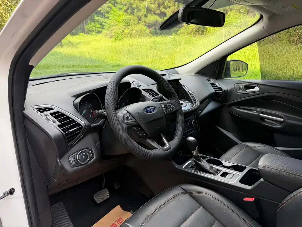 Ford Kuga 2017 — фото 9