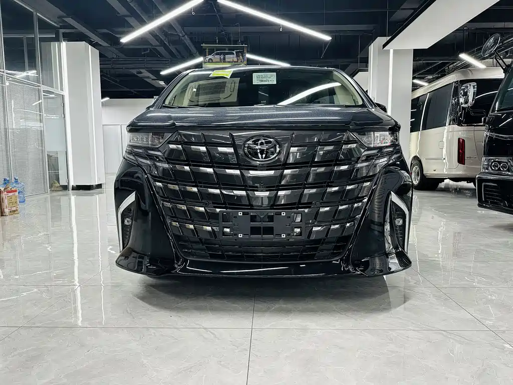 Toyota Alphard — фото 3