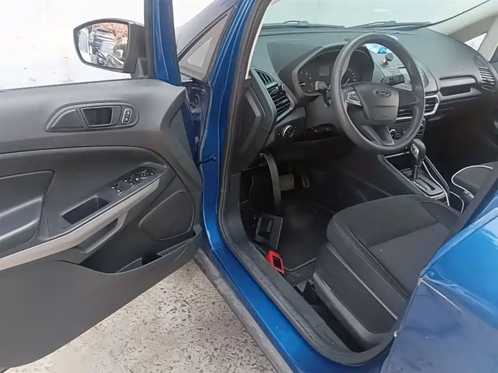 Ford Ecosport 2017 — фото 16