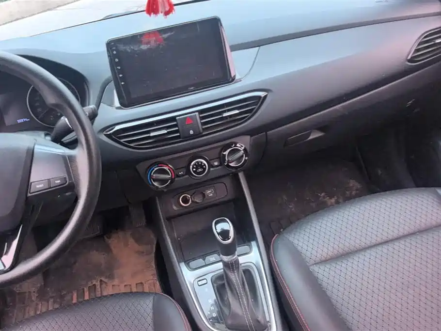 Hyundai Elantra 2022 — фото 13