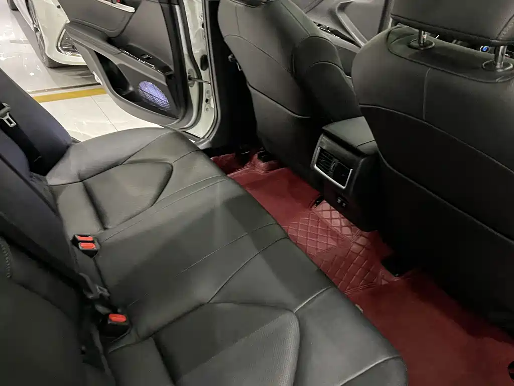 Toyota Camry 2023 — фото 14