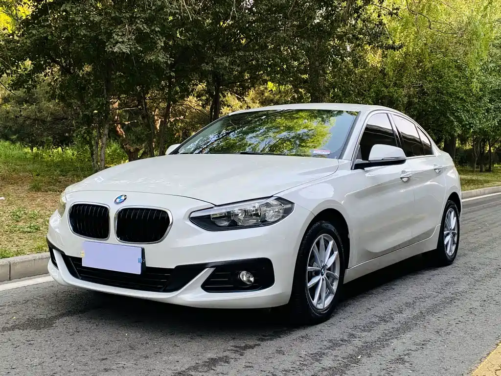 BMW 1 Series 2017 — фото 1