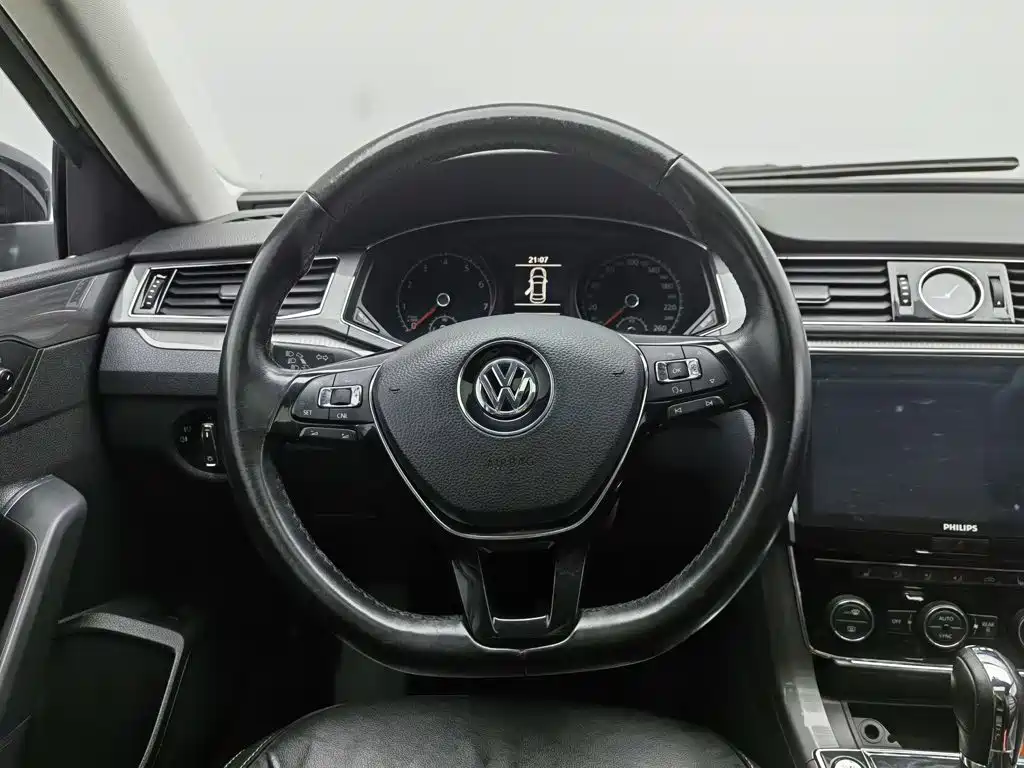 Volkswagen Passat 2018 — фото 11