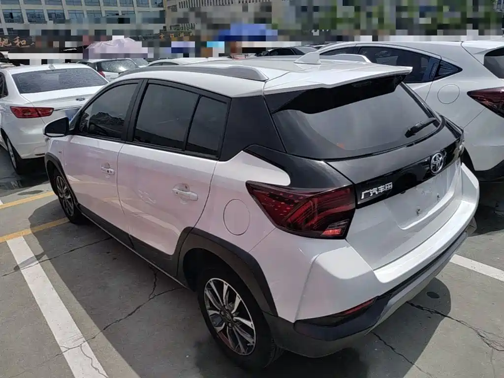 Toyota Yaris L 2020 — фото 5