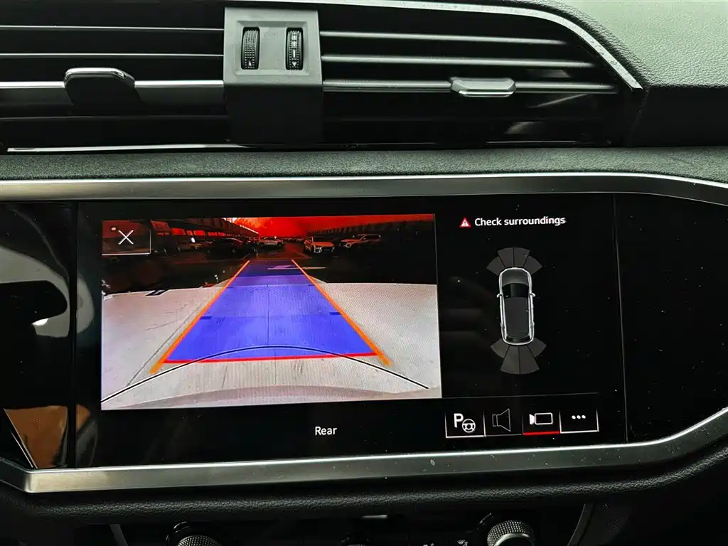 Audi Q3 2022 — фото 14