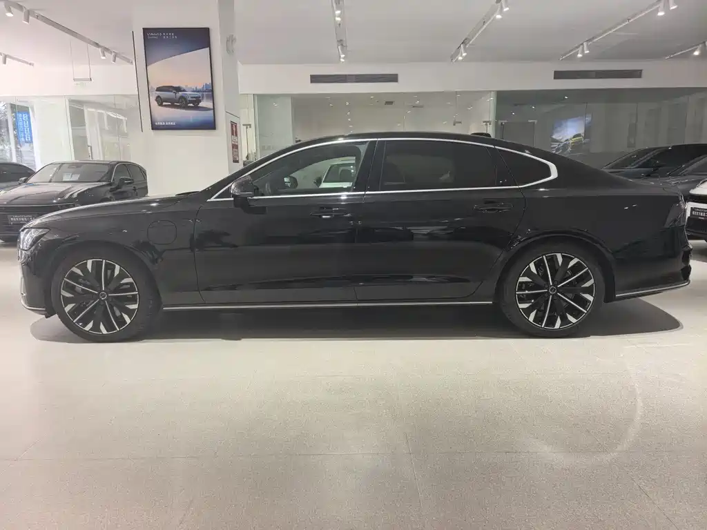 Volvo S90 PHEV 2025 — фото 4