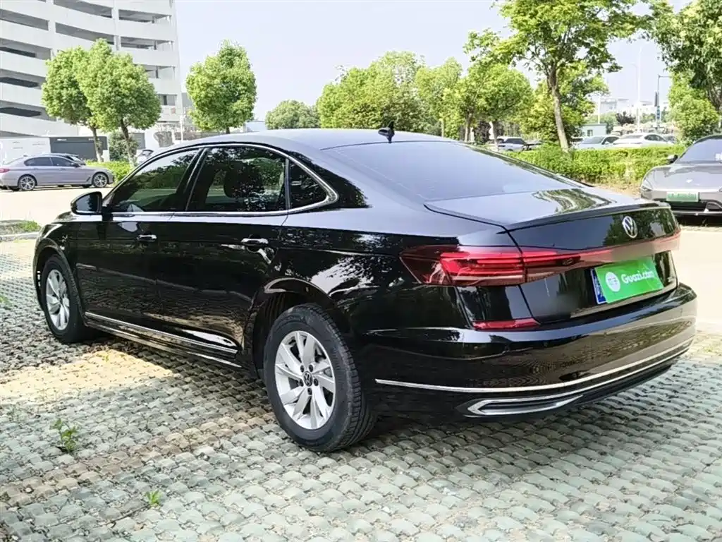 Volkswagen Passat 2024 — фото 5